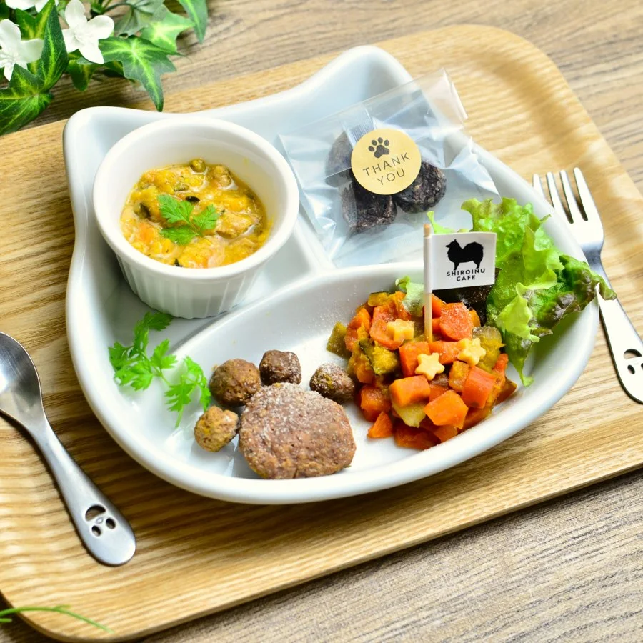 しろいぬカフェ:公式サイト掲載写真
