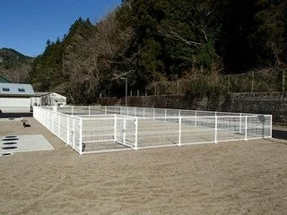 岐阜県動物愛護センター ドッグラン:ドッグラン