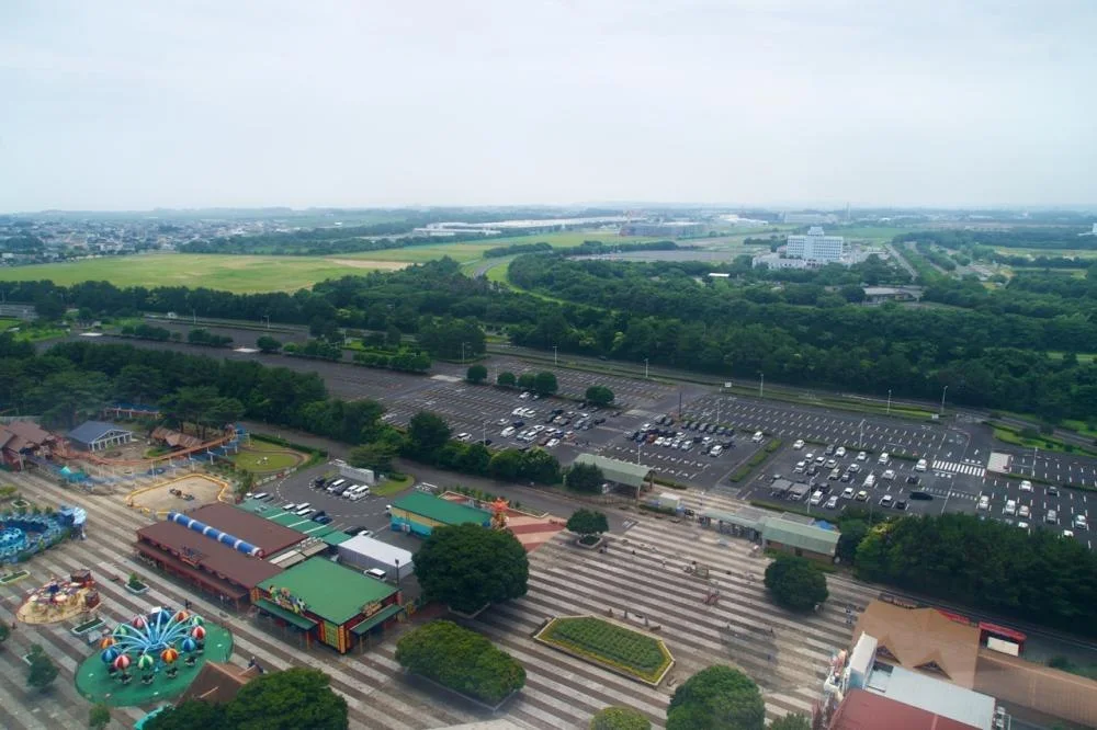 国営ひたち海浜公園:観覧車から見たプレジャーガーデンの駐車場