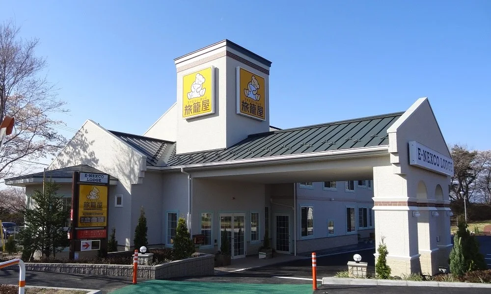 ファミリーロッジ旅籠屋 長者原SA店:ファミリーロッジ旅籠屋 長者原SA店の外観