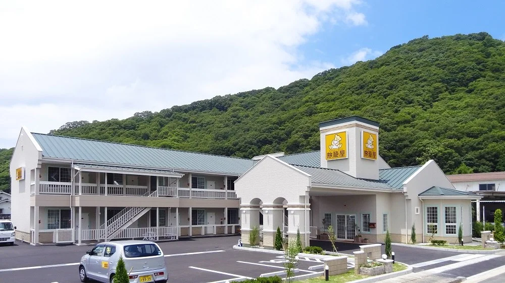 ファミリーロッジ旅籠屋 井原店:ファミリーロッジ旅籠屋 井原店の外観