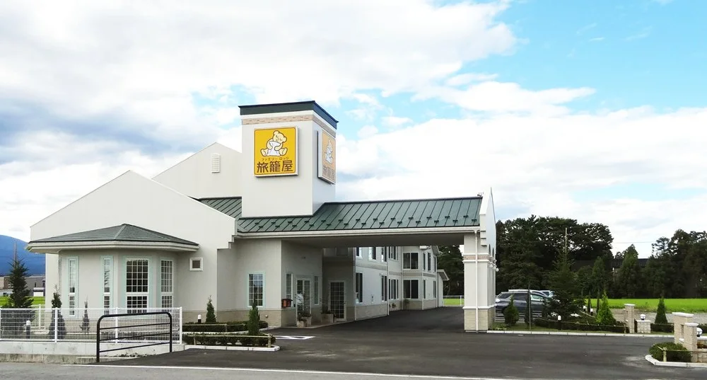 ファミリーロッジ旅籠屋 黒部店：ファミリーロッジ旅籠屋 黒部店の外観